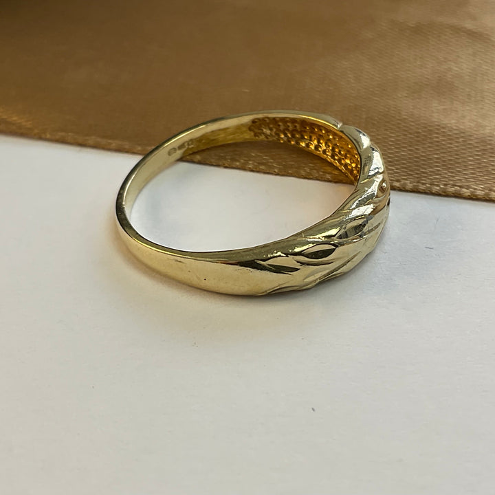 14ct Yellow Gold Engraved Dress Ring