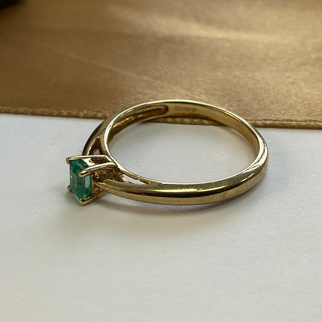 9ct Yellow Gold Emerald Solitaire Ring