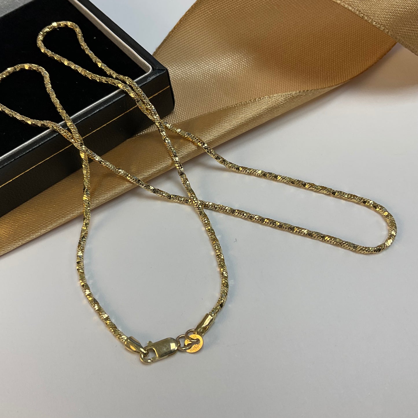 9ct Yellow Gold Fancy Link Chain - 18 Inch