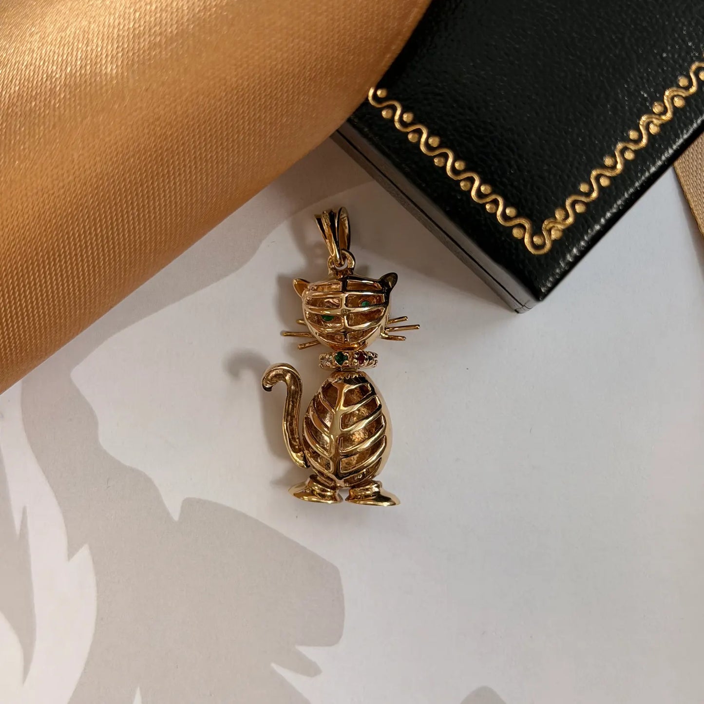 9ct Yellow Gold Diamond & Emerald Cat Pendant