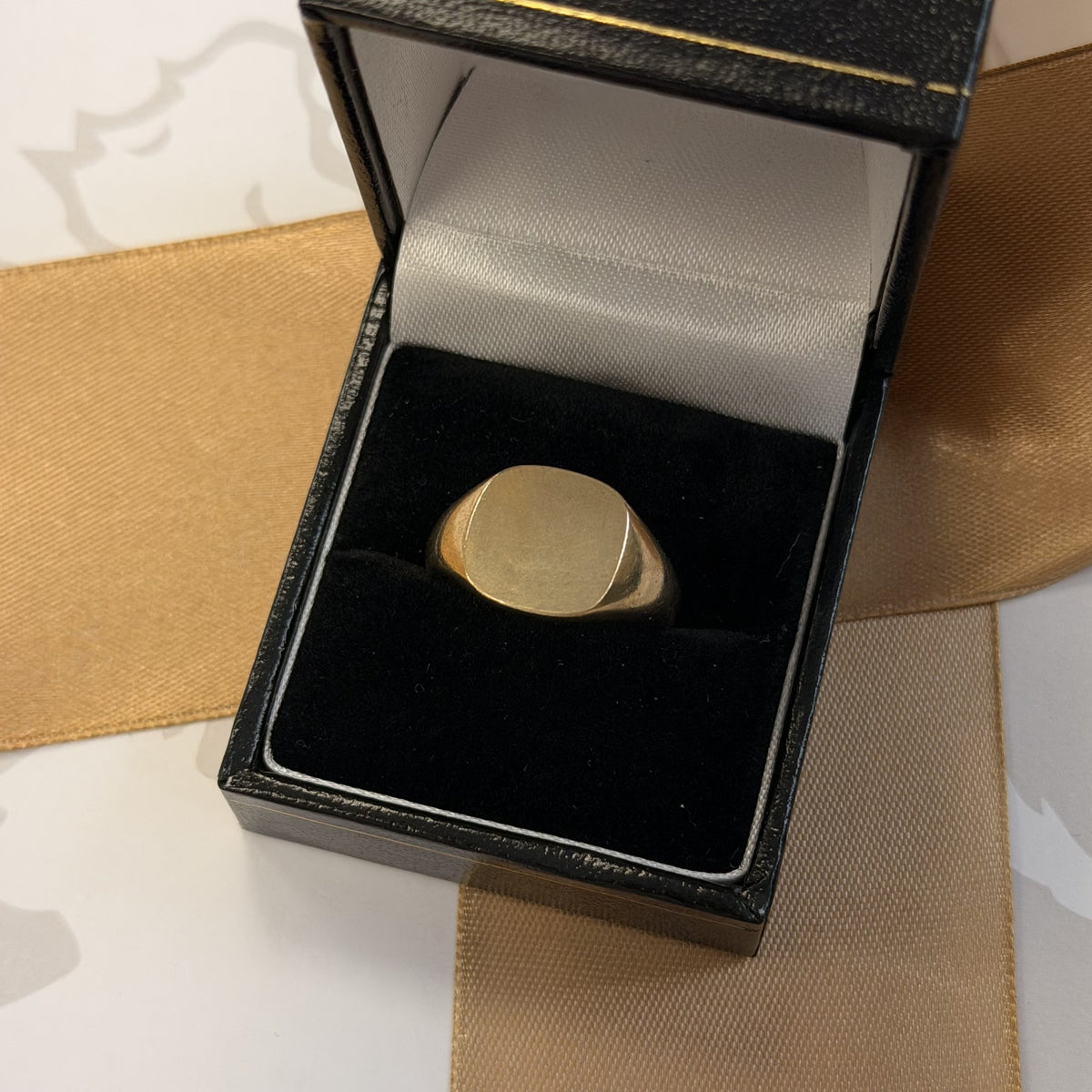 9ct Yellow Gold Cushion Signet Ring