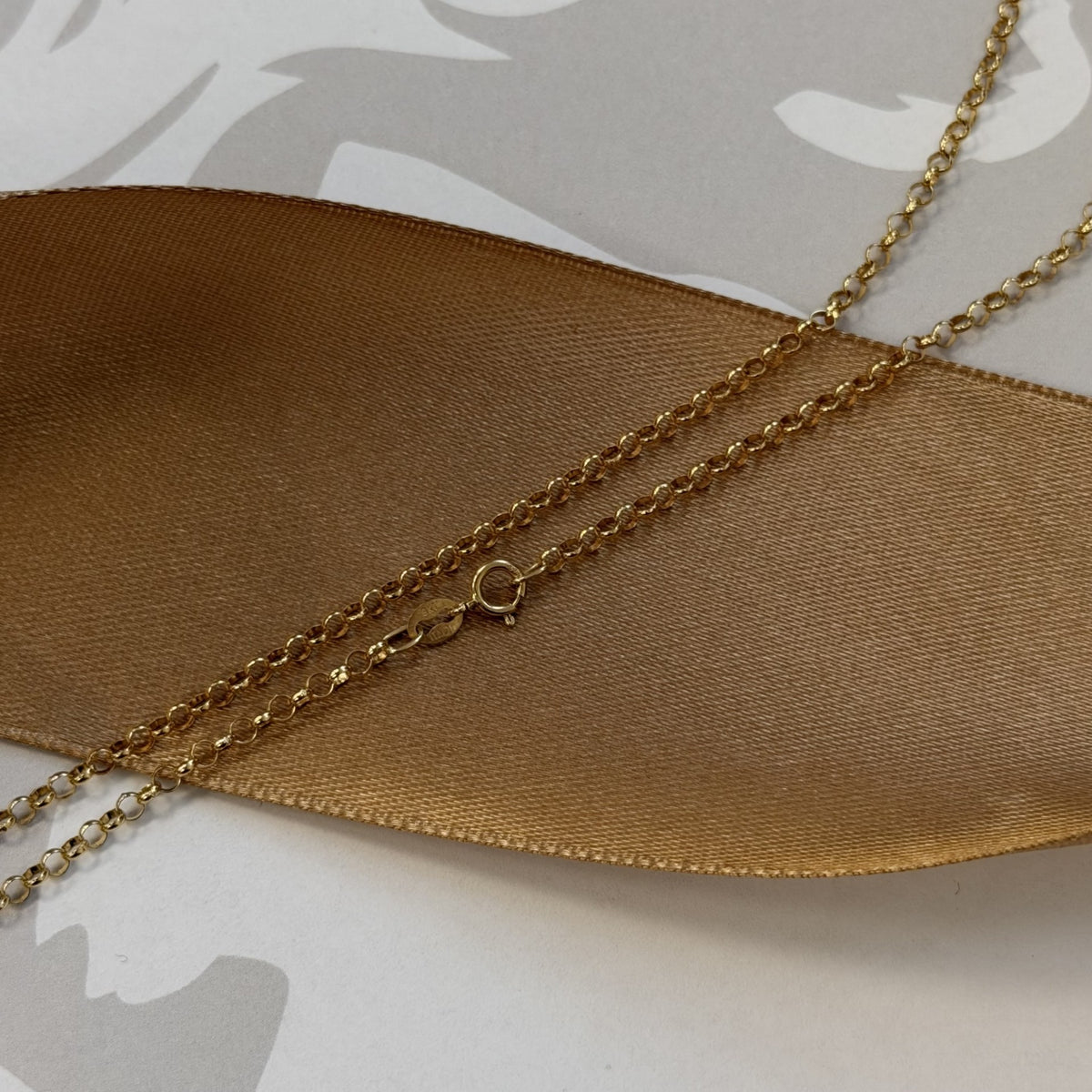 9ct Yellow Gold Fine Belcher Chain - 22 Inch
