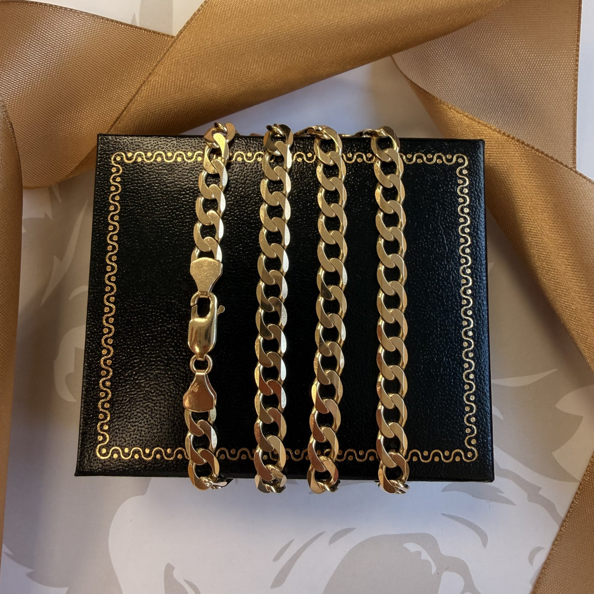 9ct Yellow Gold Curb Chain - 20 Inch