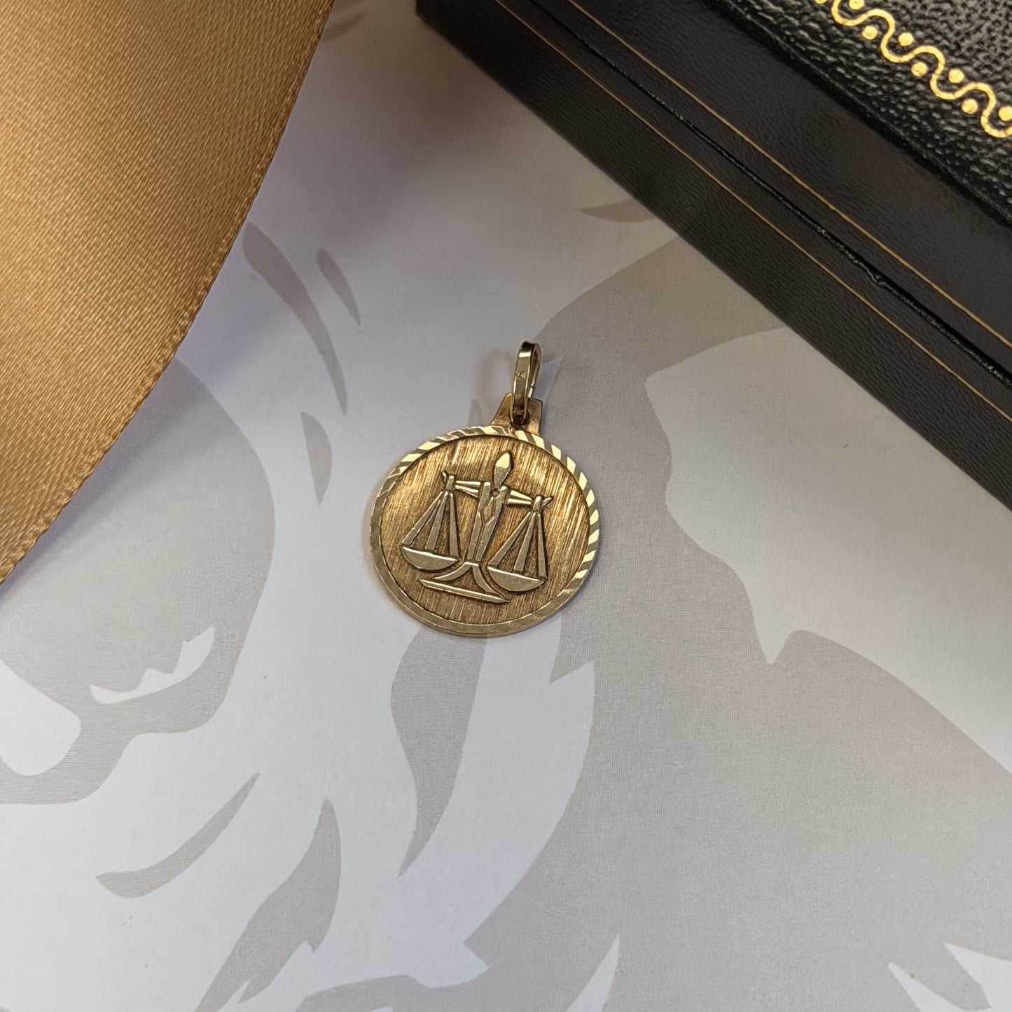 9ct Gold Libra Zodiac Pendant