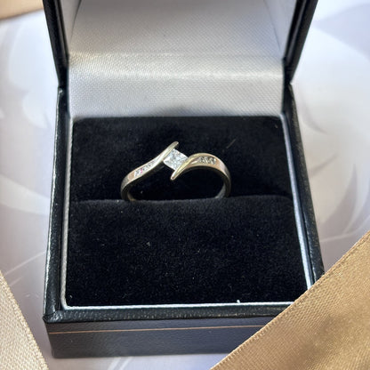 9ct Gold Princess Cubic Zirconia Stone Twist Ring
