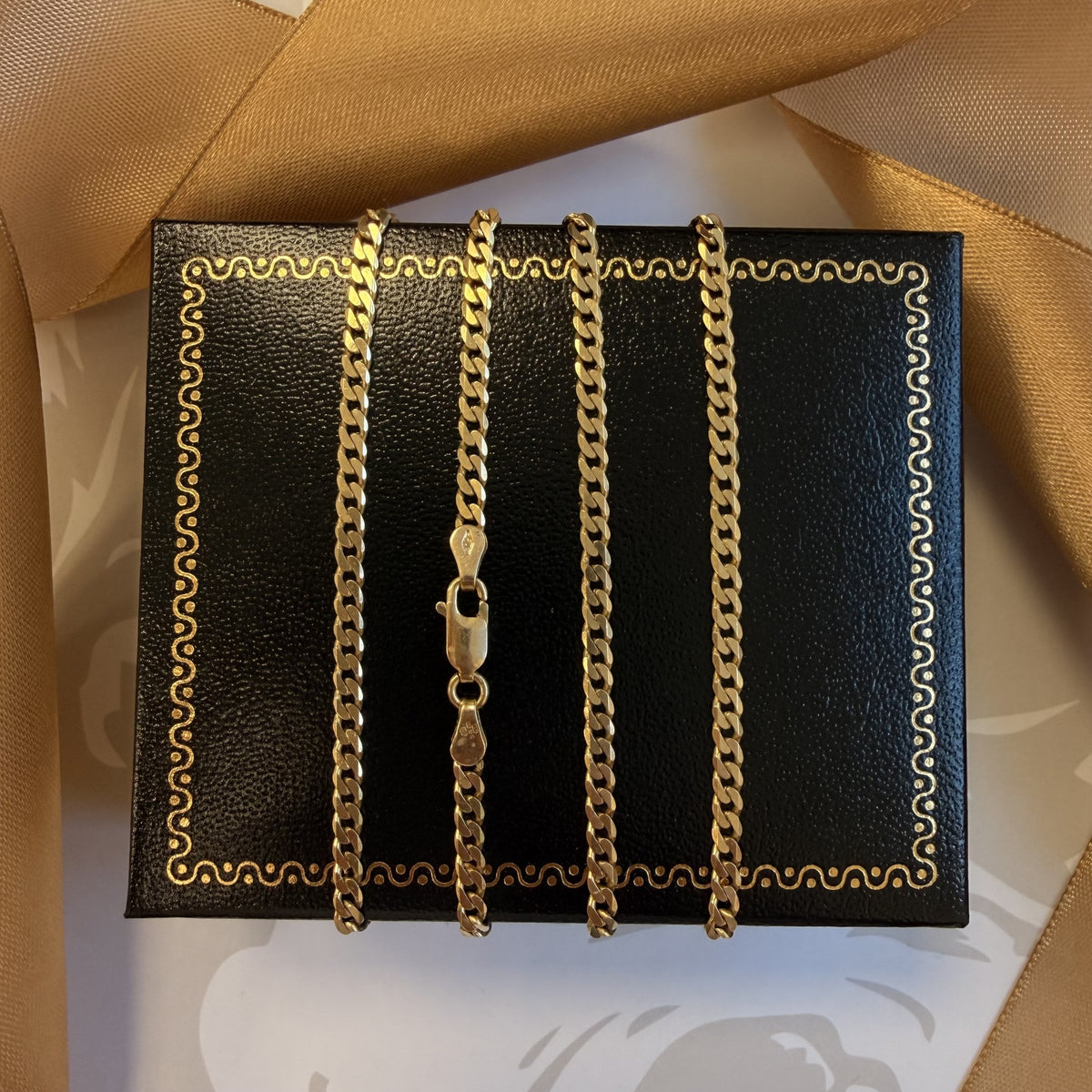 9ct Yellow Gold Curb Chain - 24 Inch
