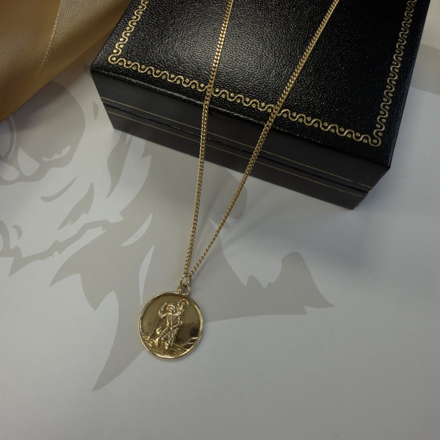 9ct Yellow Gold St Christopher Pendant & Chain - 18 Inch