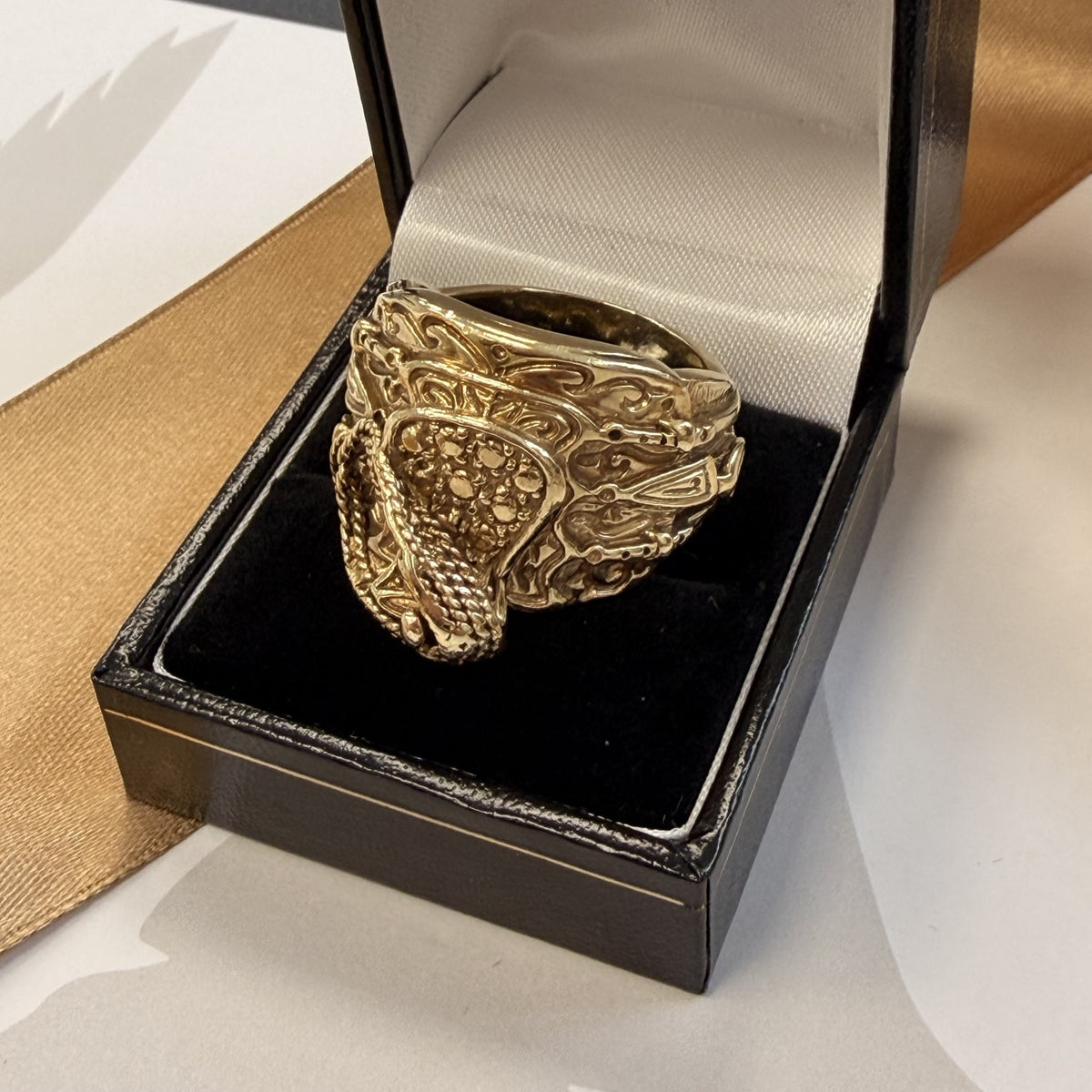 9ct Yellow Gold Ornate Saddle Ring