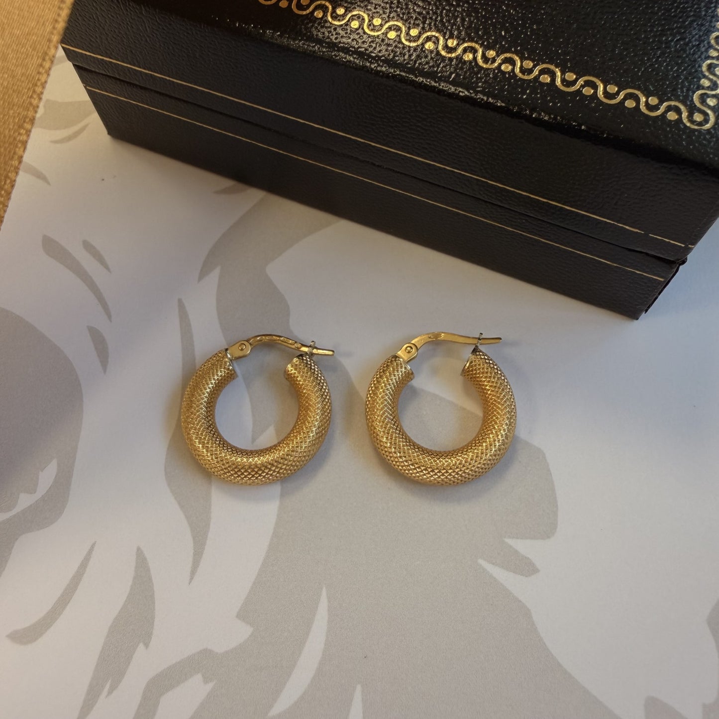 Pre-Owned 18ct Yellow Gold Textured Hoop Earrings
