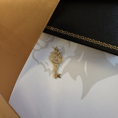 Yellow Gold Vintage Ornate Key Charm Pendant – 2.3g