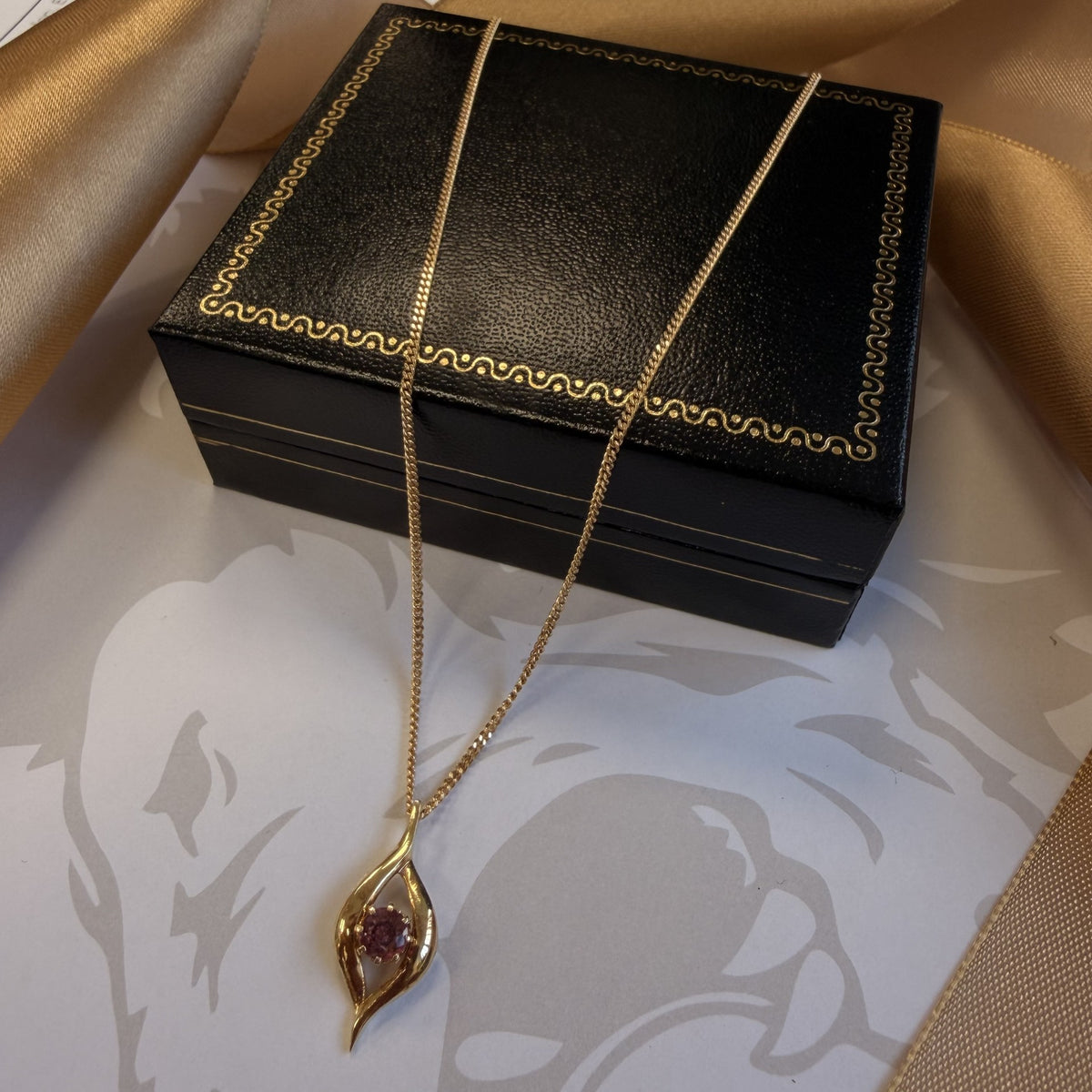 9ct Yellow Gold Pink Tourmaline Pendant Necklace - 18 Inch