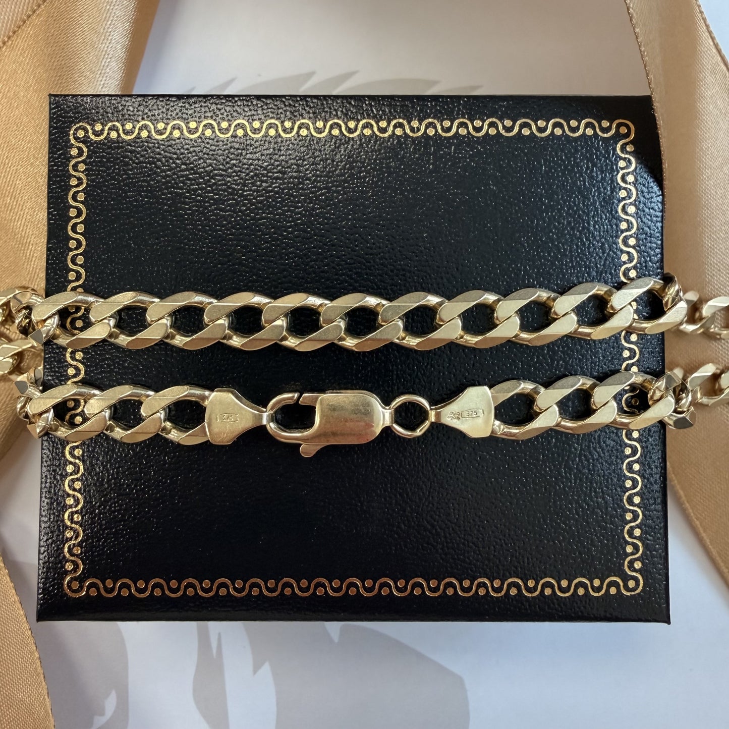 9ct Yellow Gold Curb Chain - 22 Inch