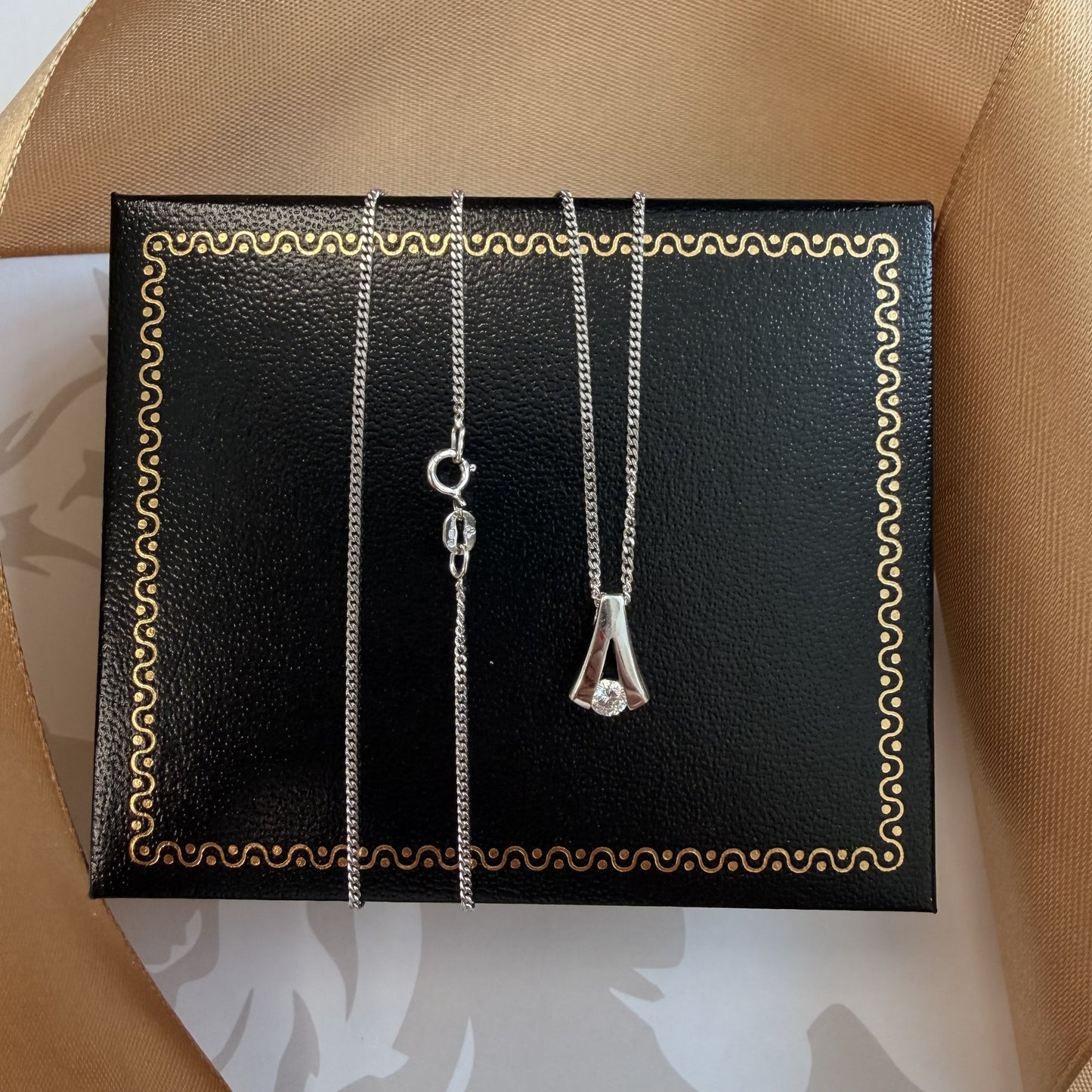 9ct White Gold Diamond Drop Pendant & Chain - 16 Inch