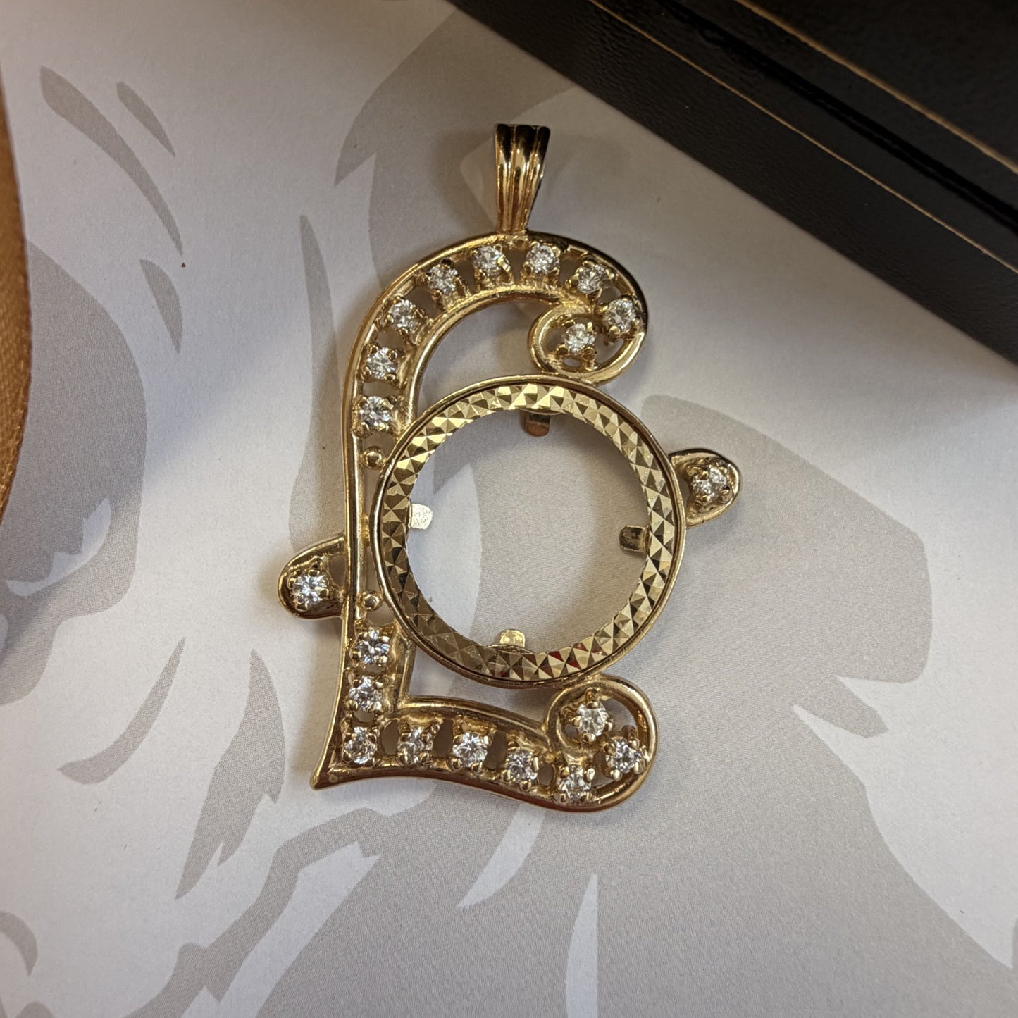 9ct Gold CZ Half Sovereign Pendant Mount