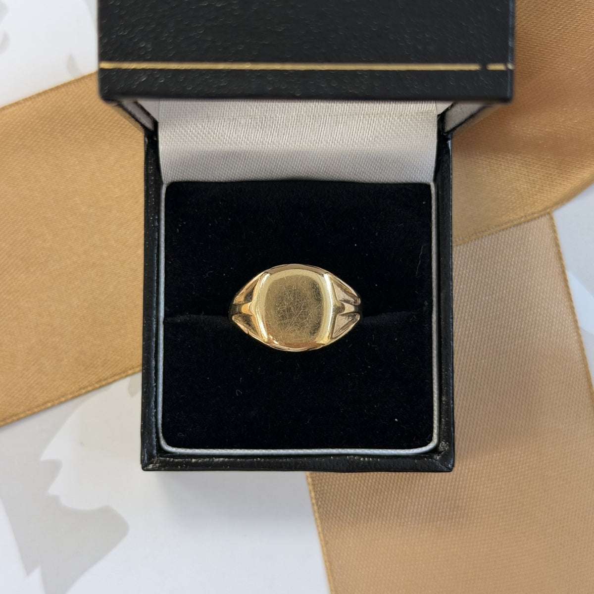 9ct Yellow Gold Signet Ring with Detailed Shoulders