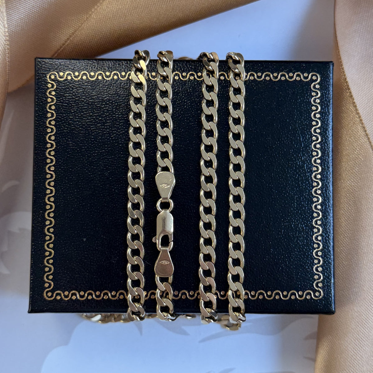 9ct Yellow Gold Curb Chain - 24 Inch