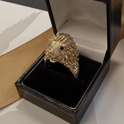 9ct Yellow Gold Ruby-Eyed Lion Head Ring