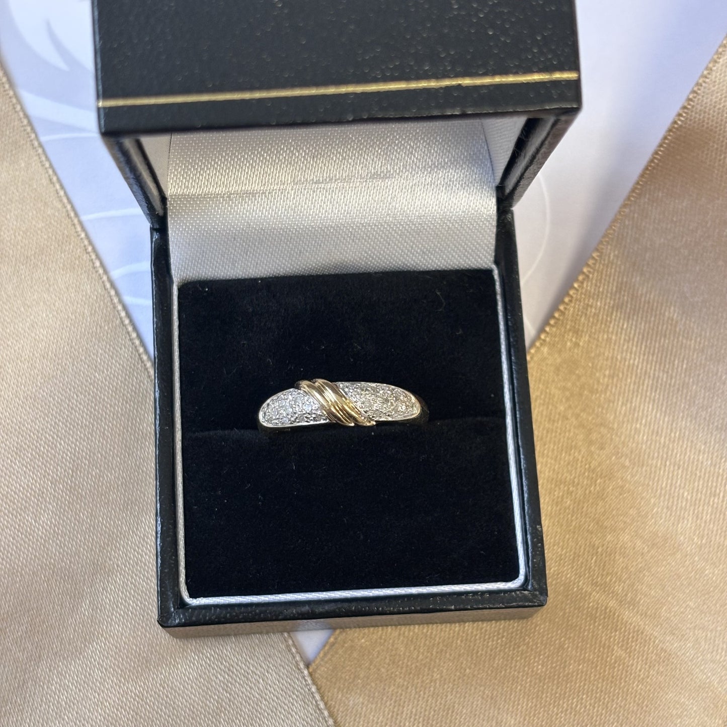 9ct Gold Clear Diamond Crossover Ring