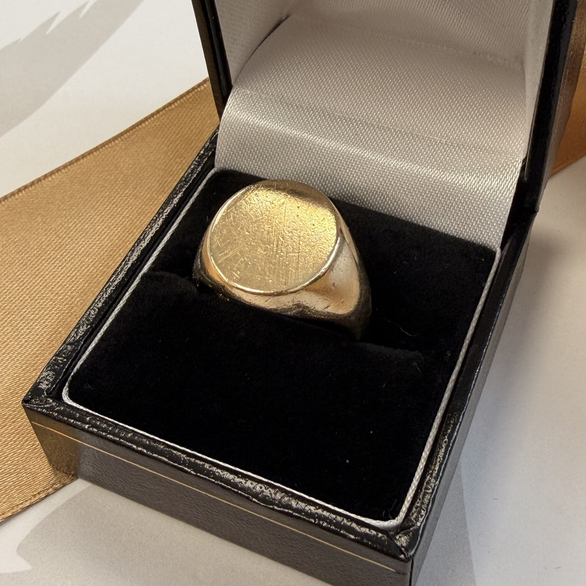 9ct Yellow Gold Oval Signet Ring