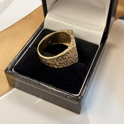 9ct Yellow Gold Bark-Effect Signet Ring