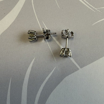 18ct Diamond Stud Earrings 18ct White Gold - Natural Diamond 1.00ct