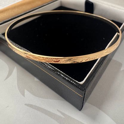 9ct Gold Detailed Engraved Bangle