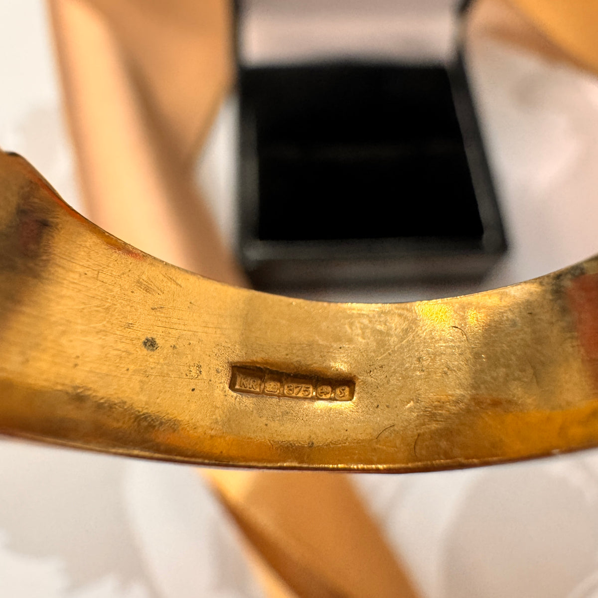 9ct Yellow Gold Vintage Buckle Ring