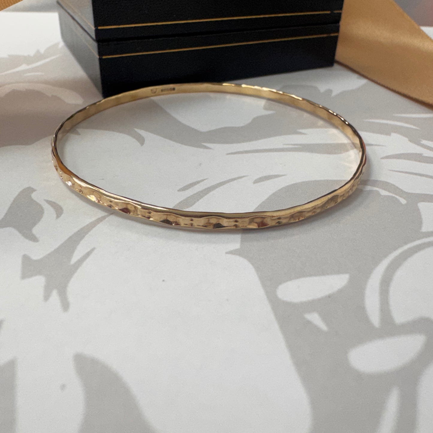 9ct Gold Textured Bangle