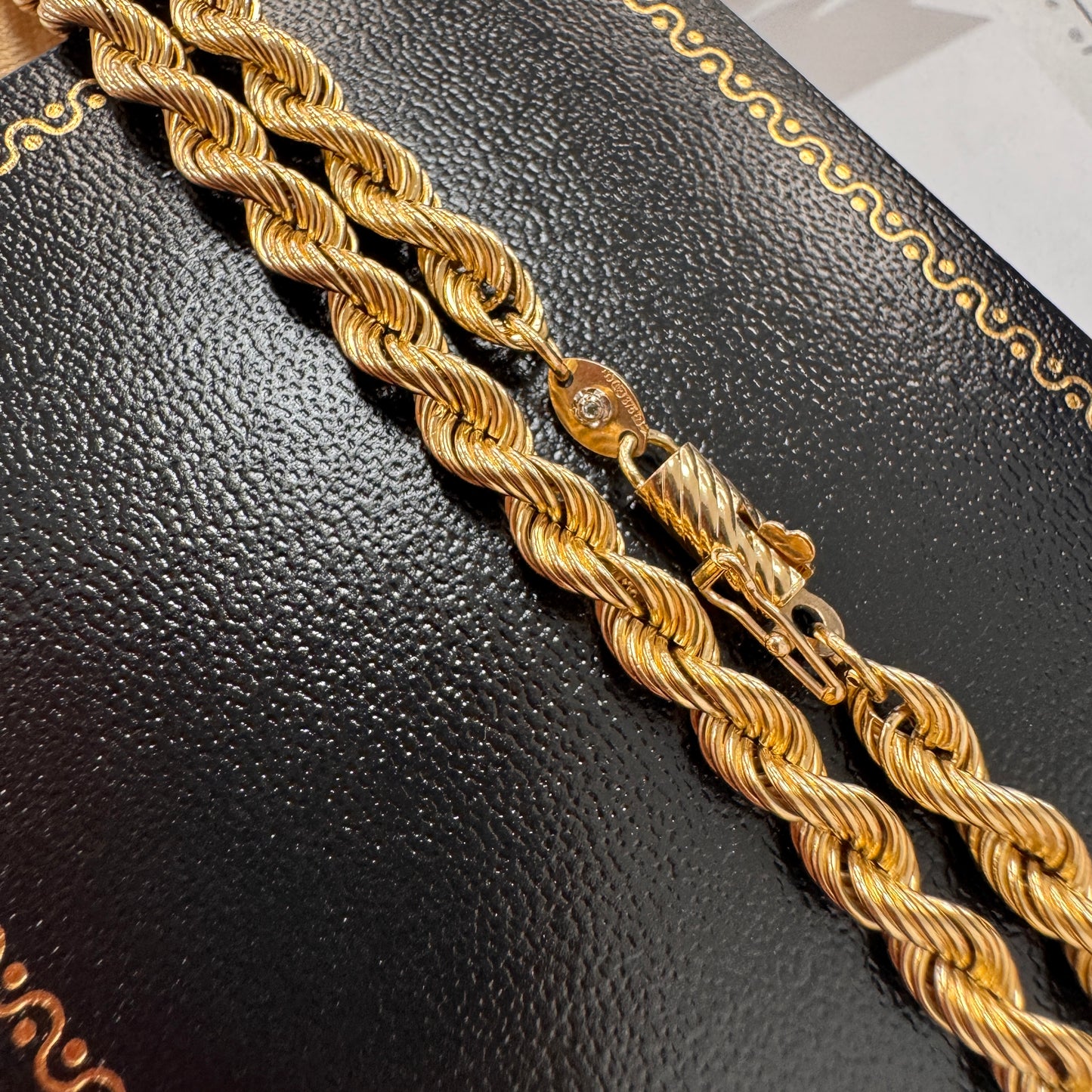 9ct Gold Rope Chain 24 Inch With Decorative Detailed Box Clasp