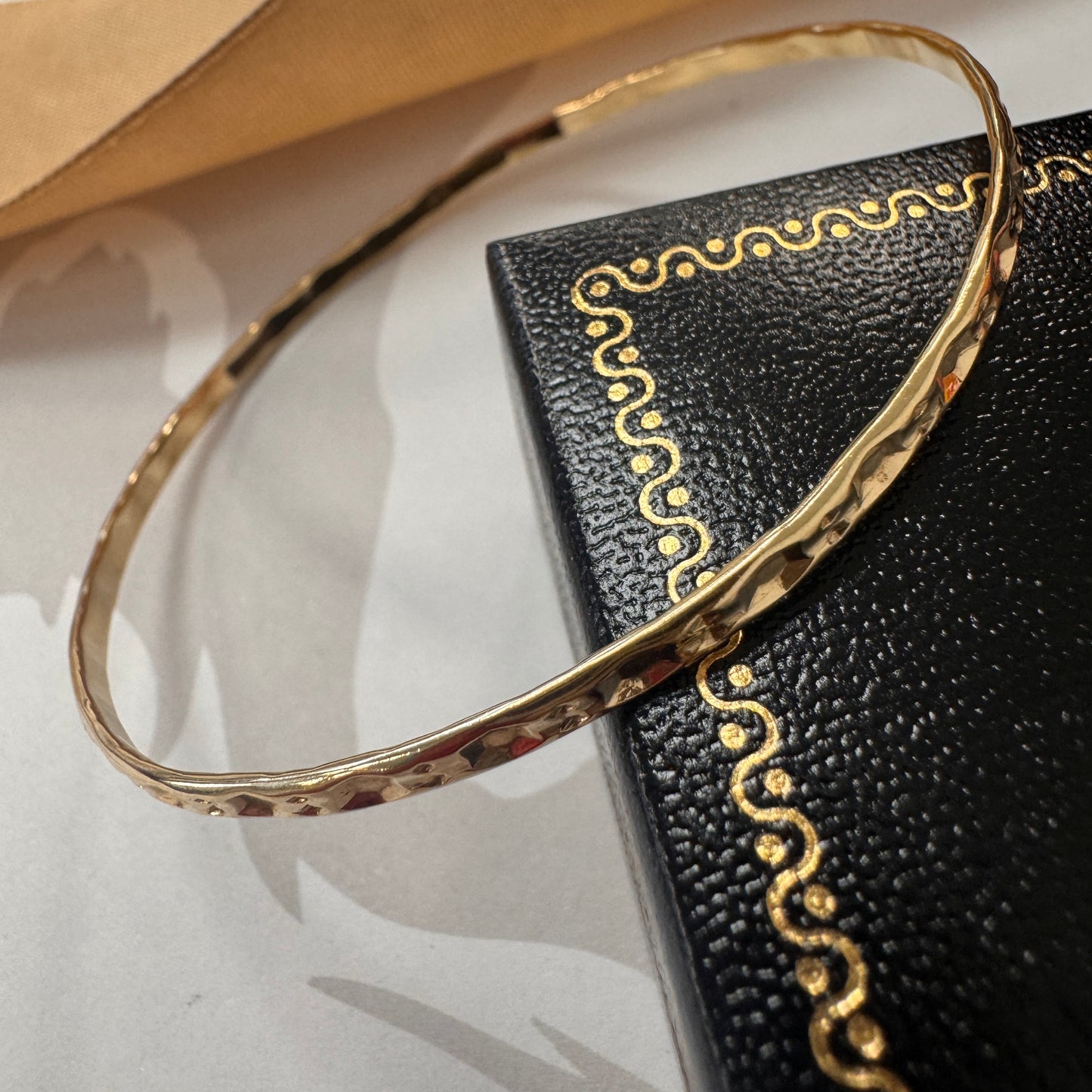 9ct Gold Textured Bangle