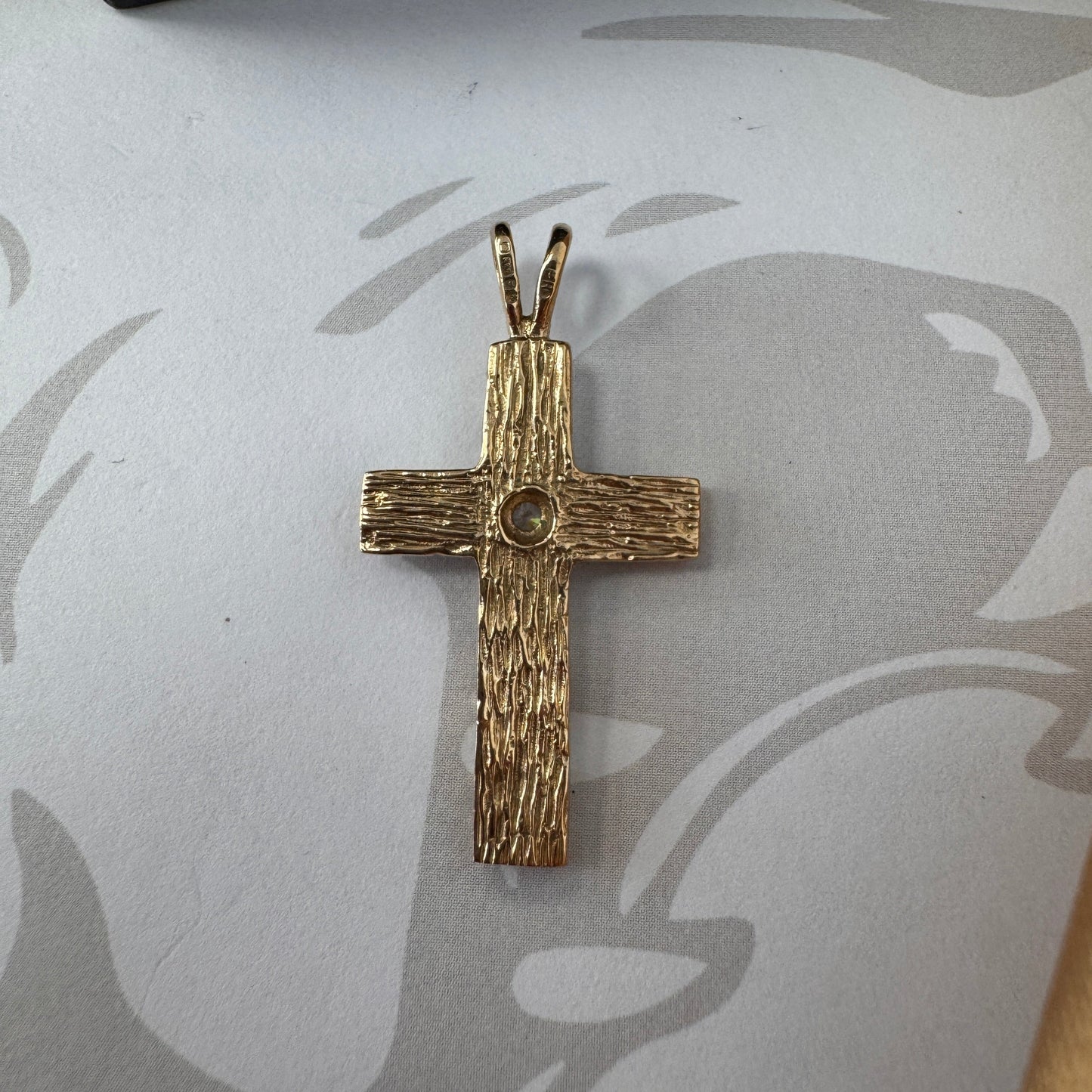 9ct Gold Cross Pendant