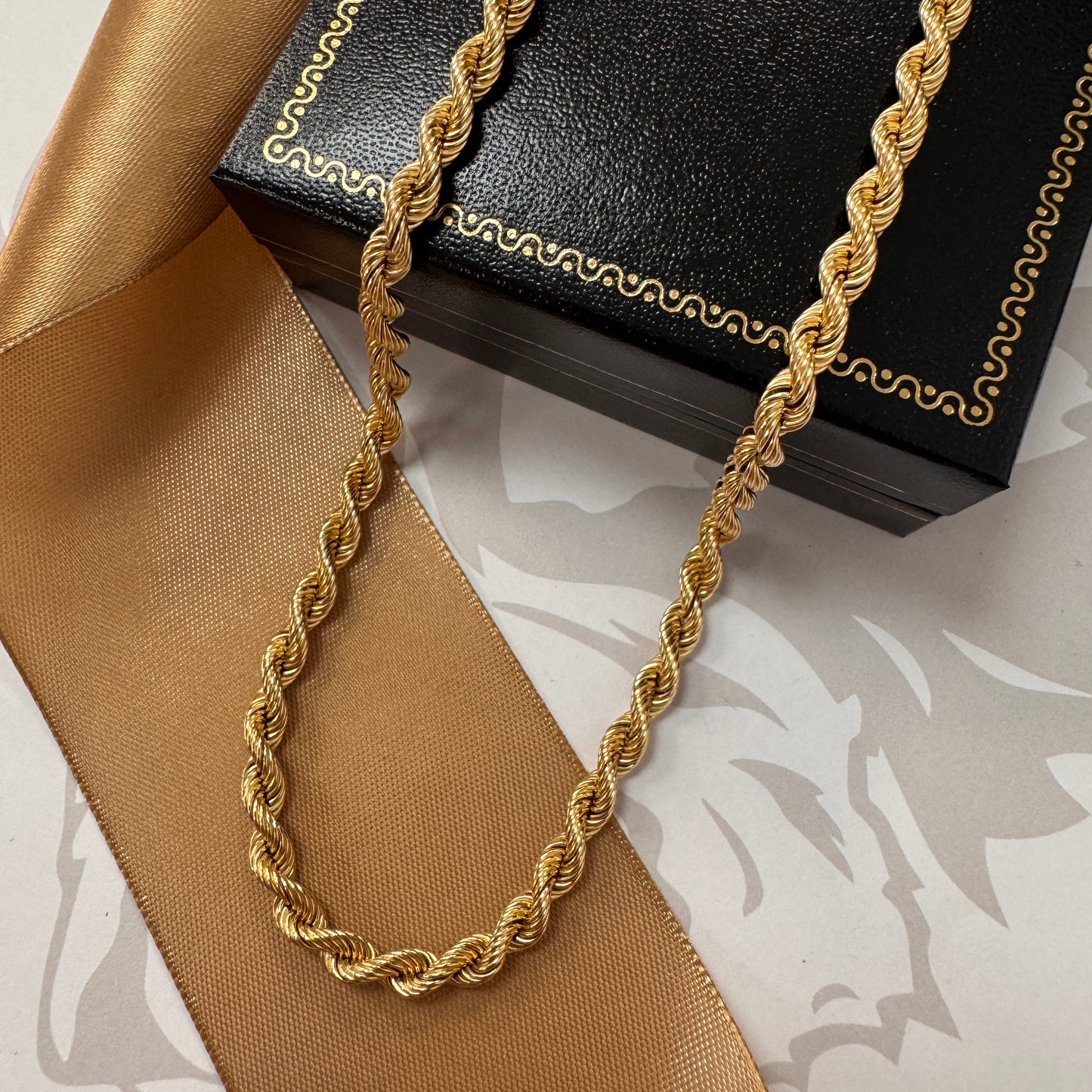 9ct Gold Rope Chain 24 Inch With Decorative Detailed Box Clasp