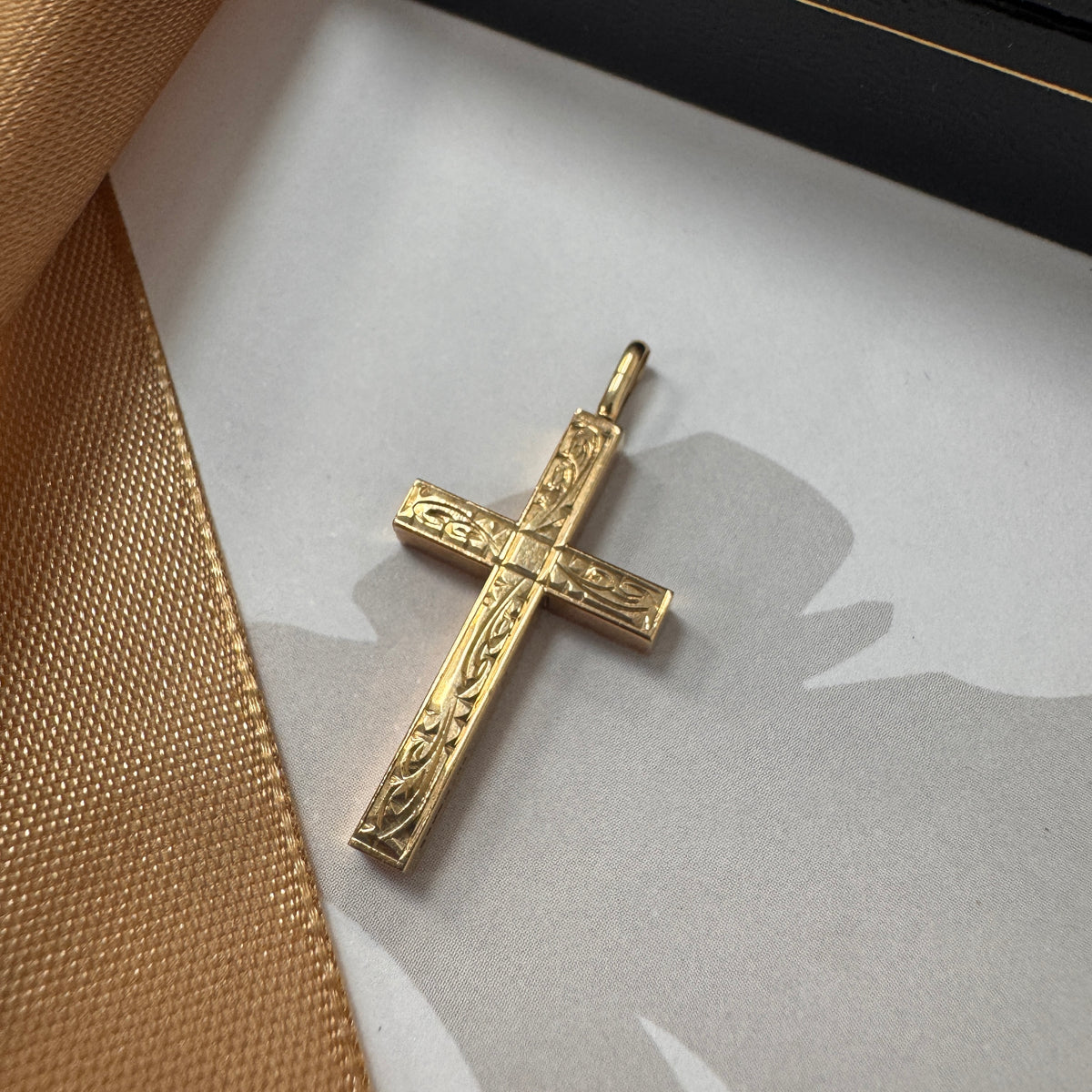 9ct Yellow Gold Engraved Cross Pendant