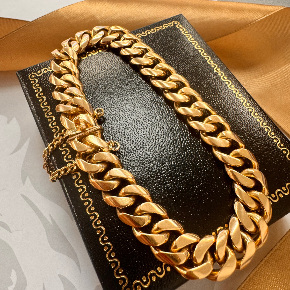 18ct Yellow Gold Solid Curb Bracelet with Safety Chain