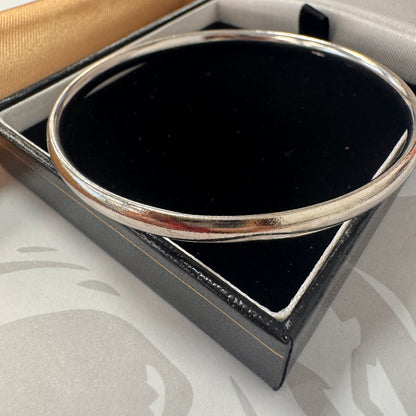 9ct White Gold Bangle