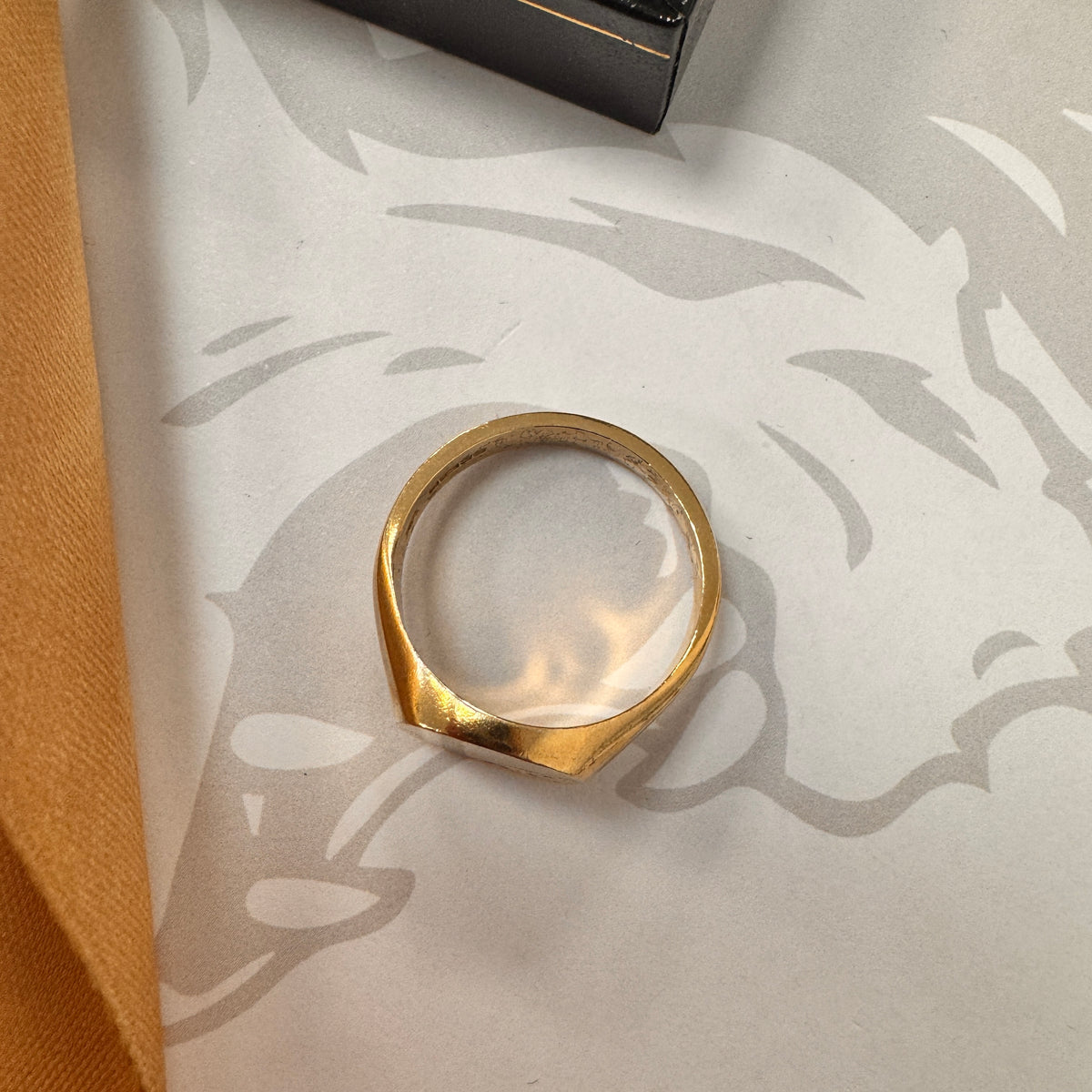 9ct Yellow Gold Solid Engraved Signet Ring