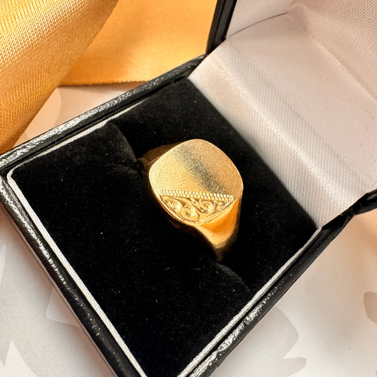 9ct Yellow Gold Solid Engraved Signet Ring