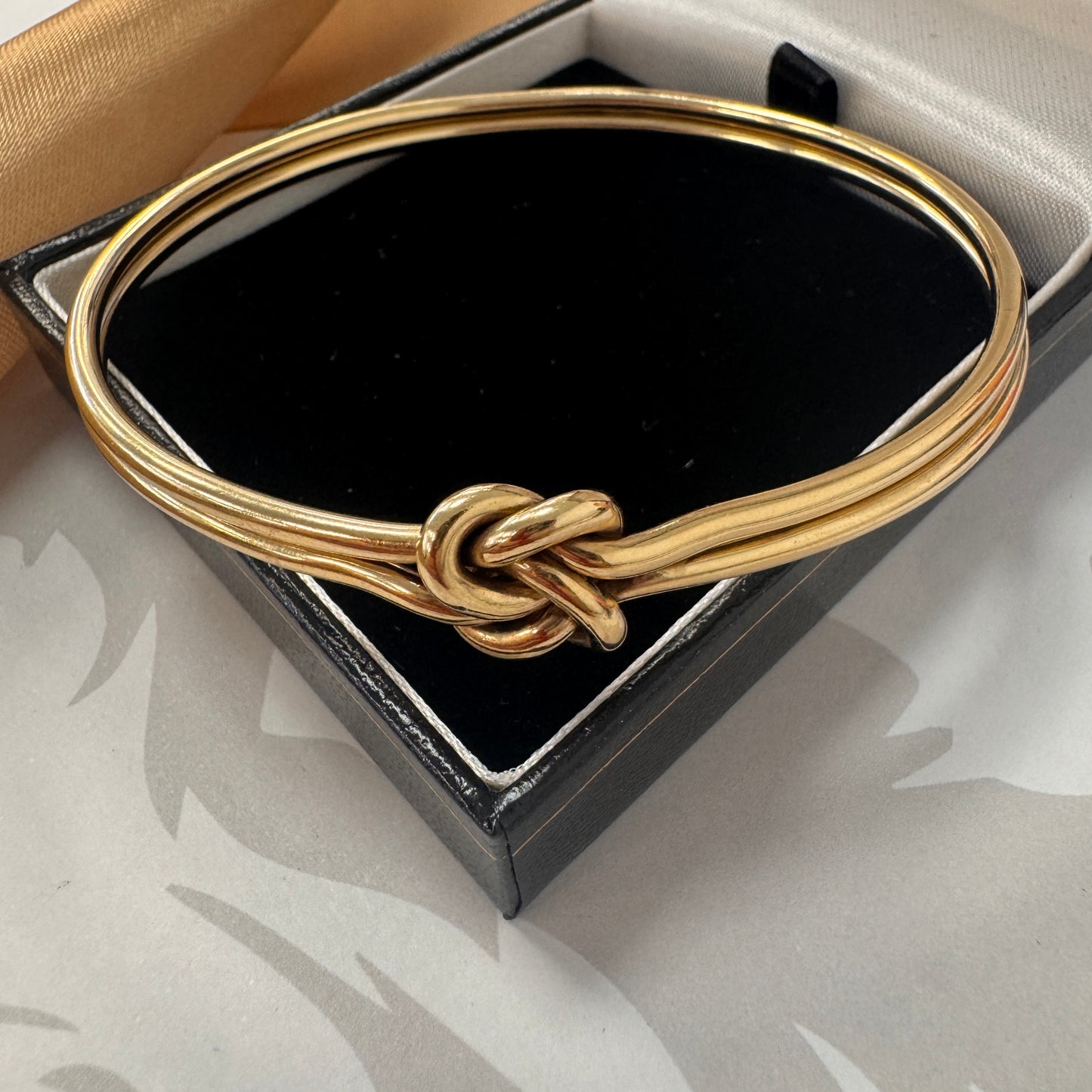 9ct Yellow Gold Knot Bangle