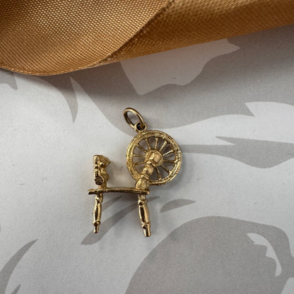 Vintage 9ct Gold Spinning Wheel Charm