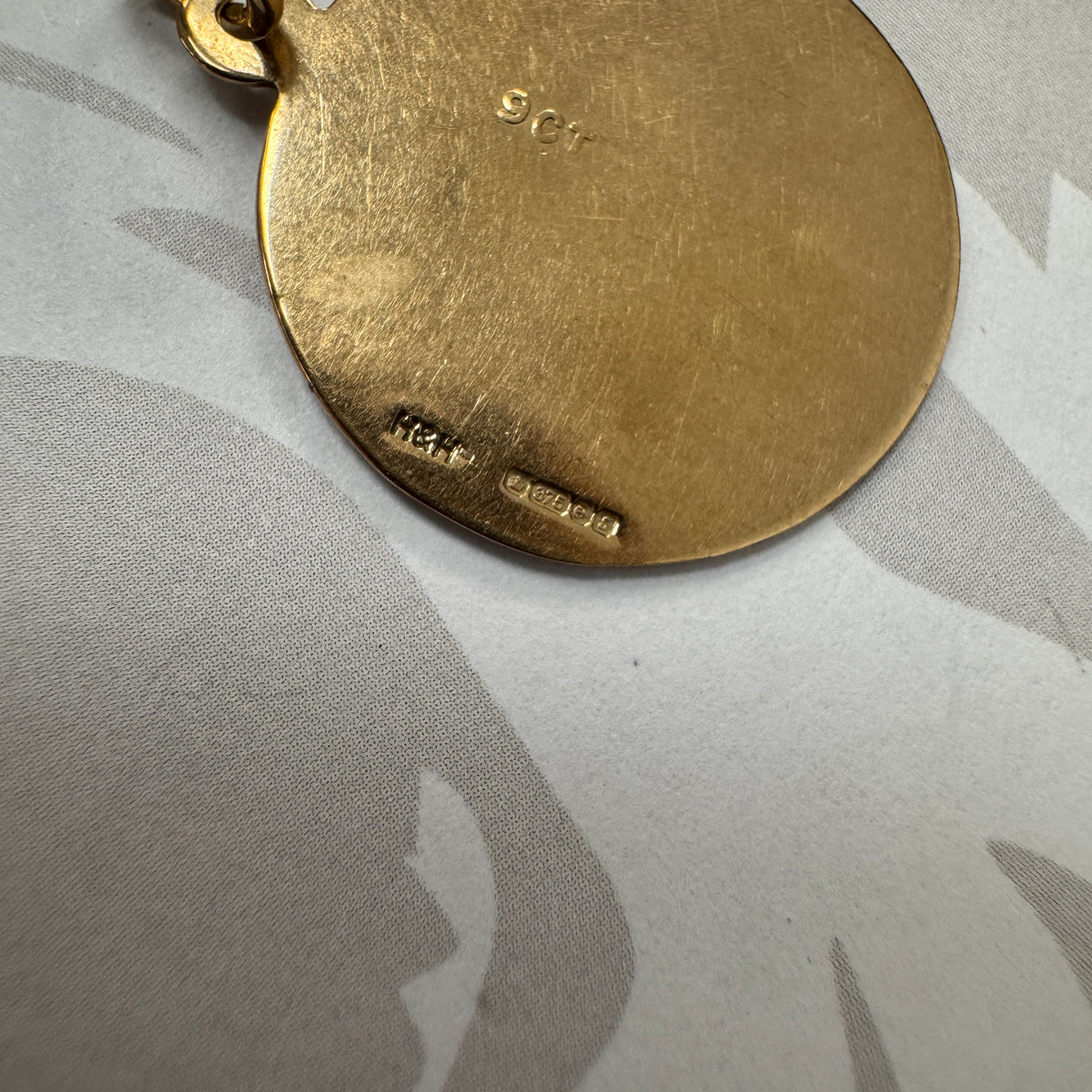 9ct Yellow Gold St Christopher Pendant