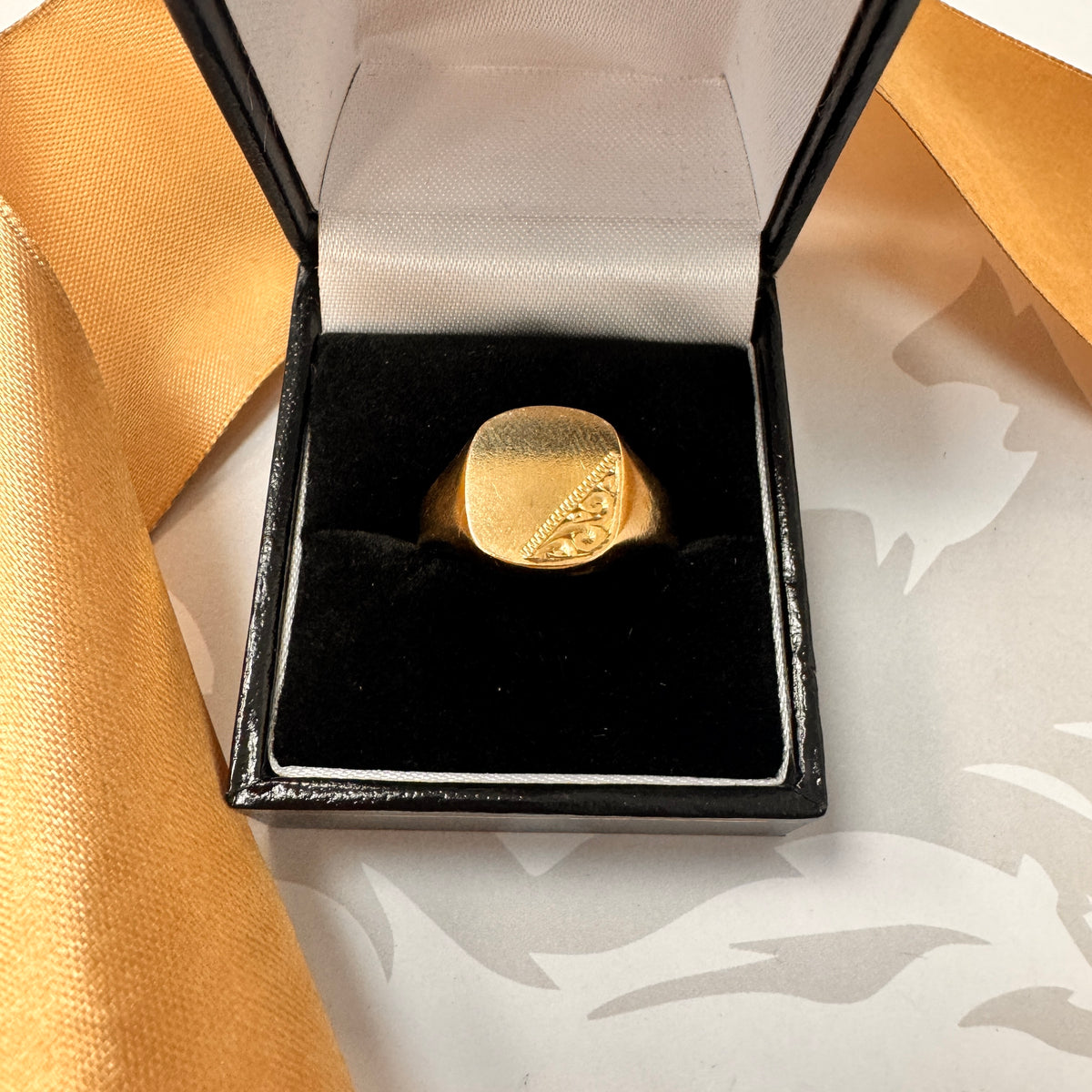 9ct Yellow Gold Solid Engraved Signet Ring