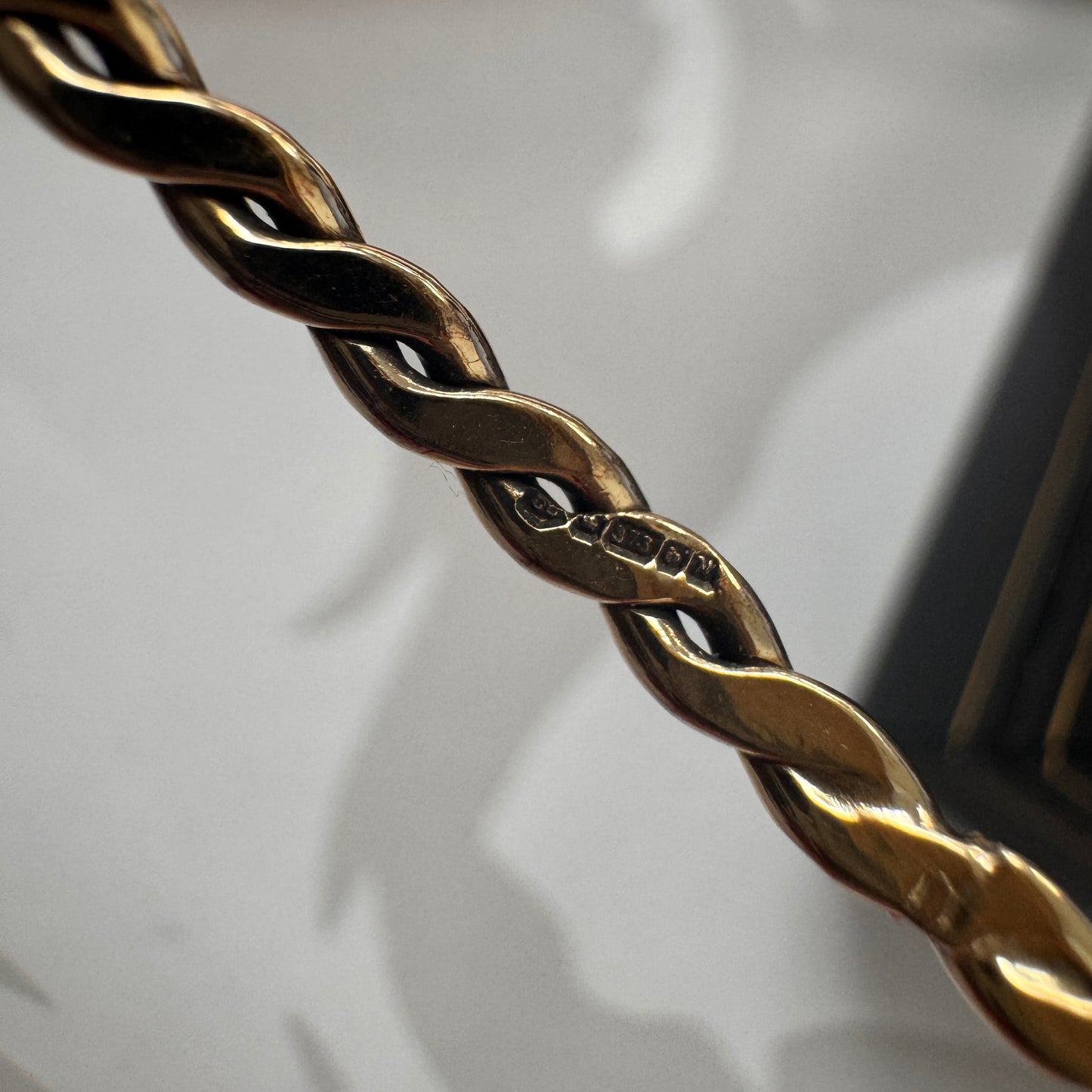 9ct Gold Twist Bangle