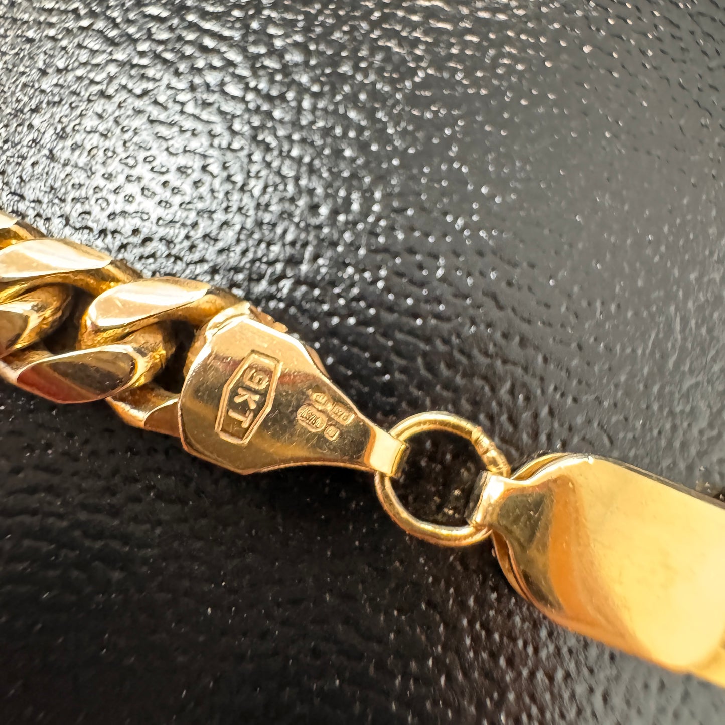9ct Gold Curb Chain 18 Inch