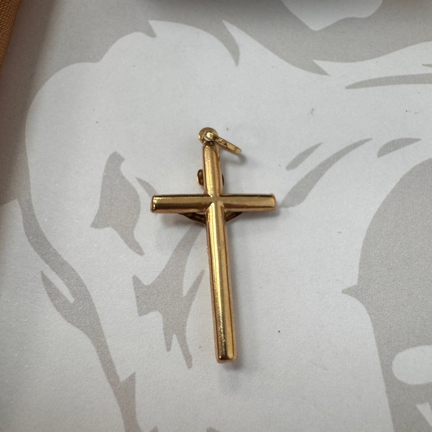 9ct Gold Crucifix Pendant