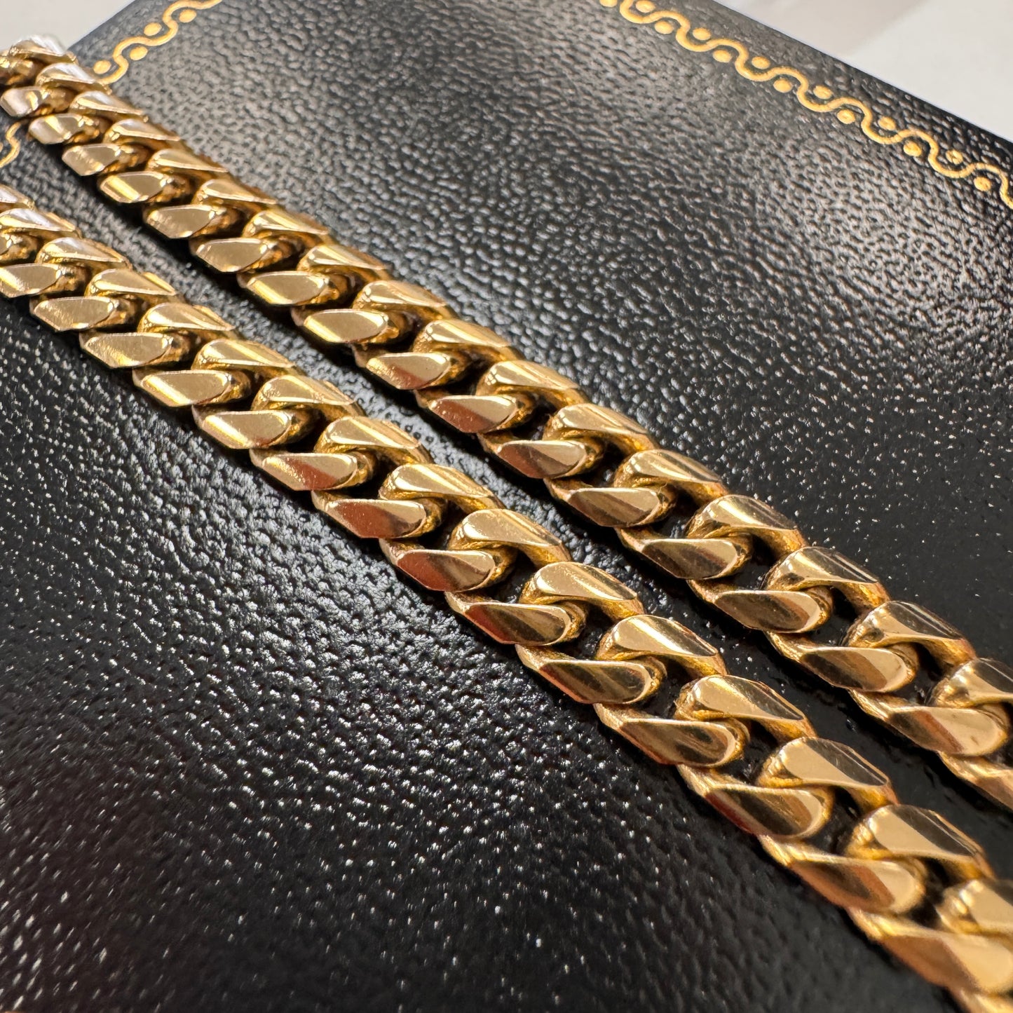 9ct Gold Curb Chain 18 Inch
