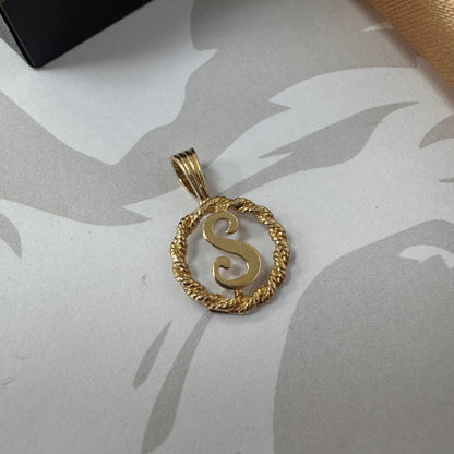 9ct Gold Letter S Pendant