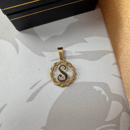 9ct Gold Letter S Pendant
