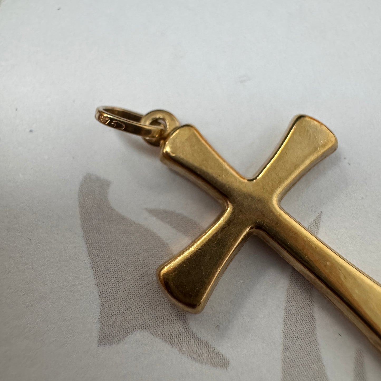 9ct Gold Cross Pendant