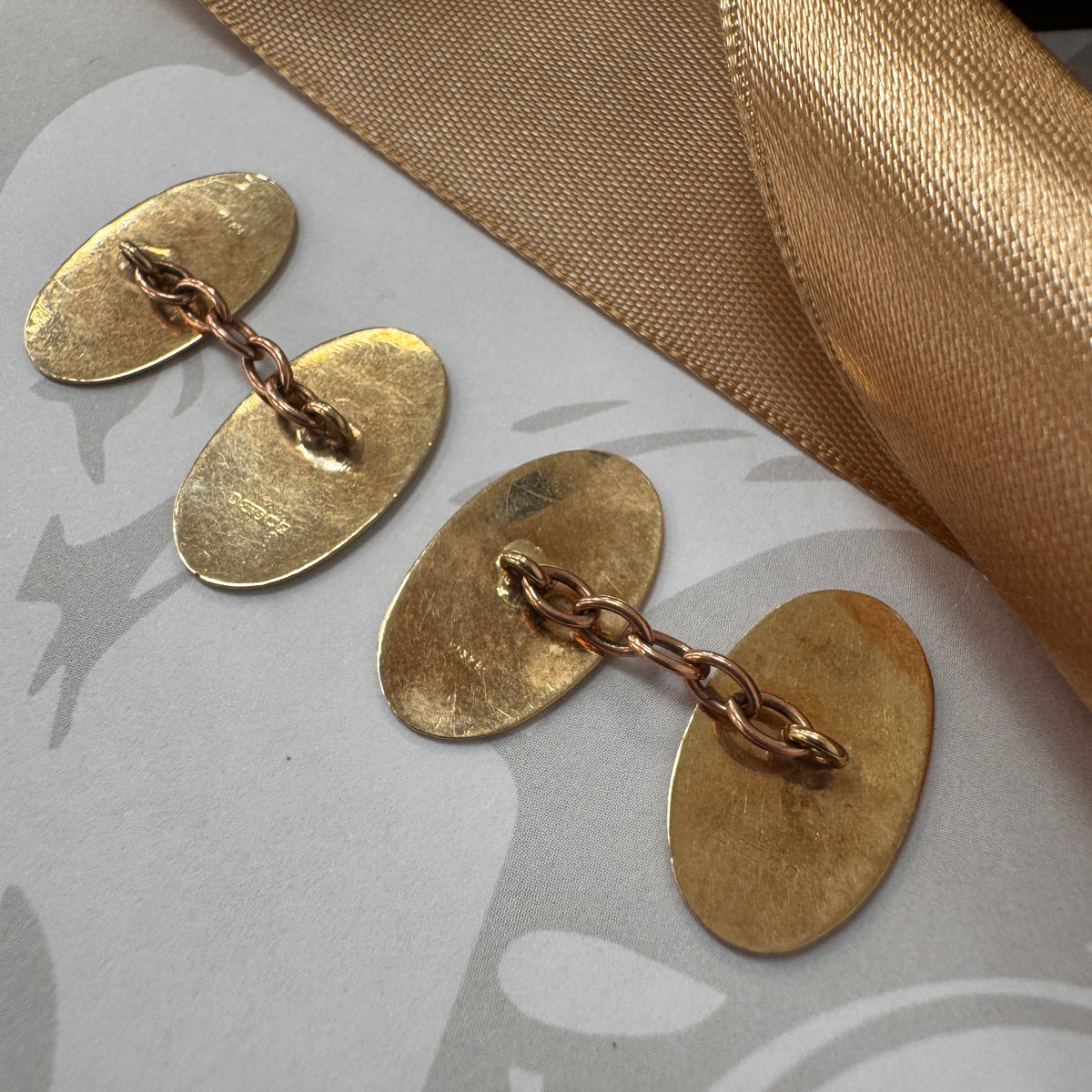 9ct Gold Patterned Oval Cufflinks With Chain