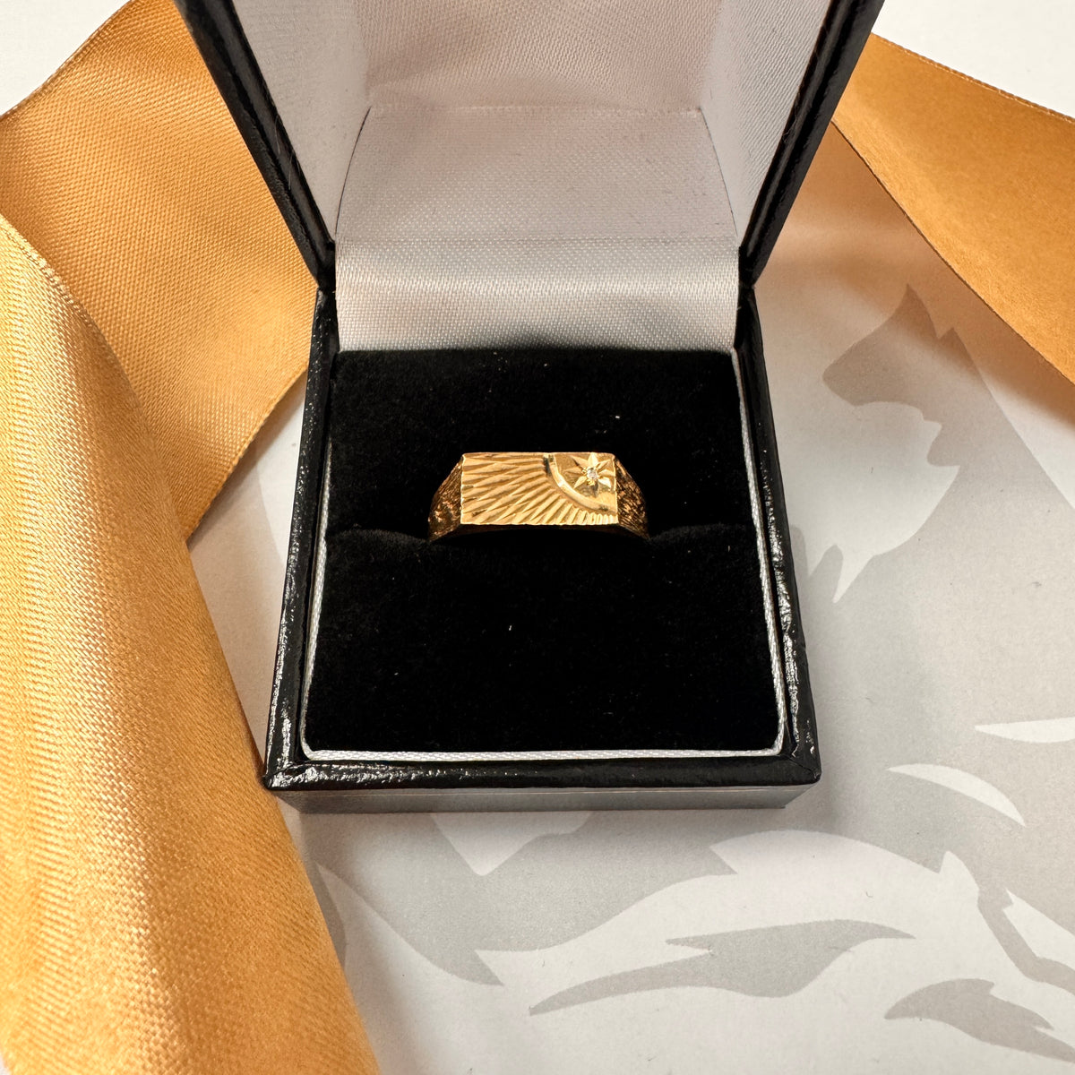 9ct Yellow Gold Diamond Signet Ring